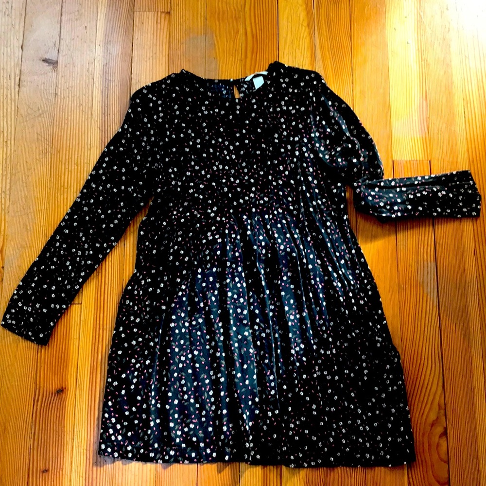 H&M long-sleeved pintucked shirt dress with floral pattern